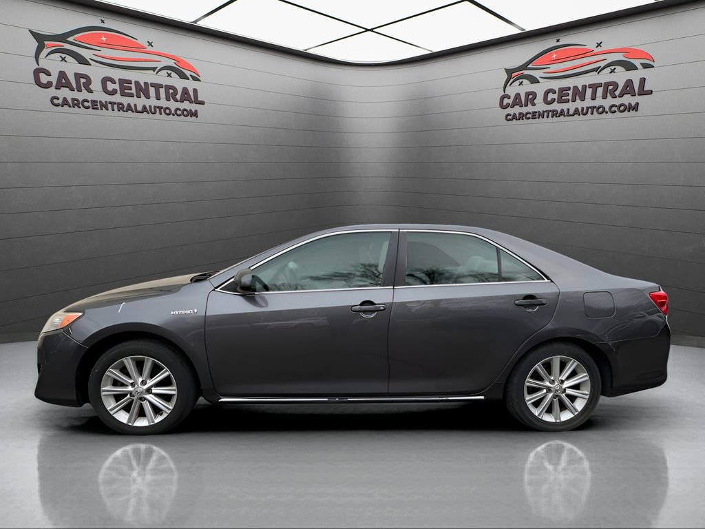 Used 2014 Toyota Camry XLE w/ Leather Package image 2