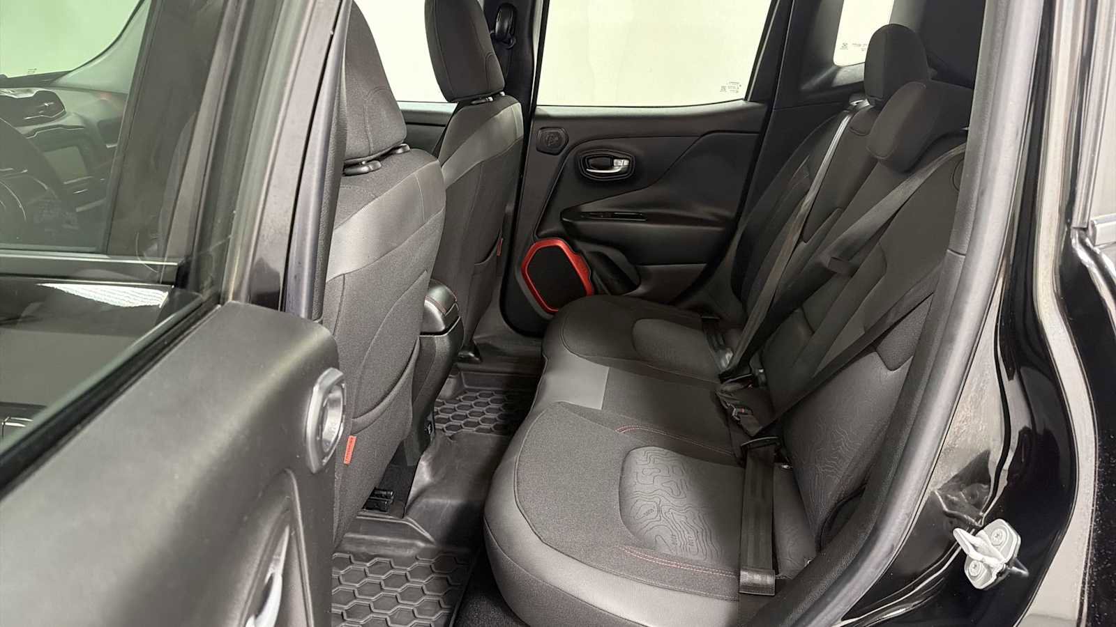 Used 2015 Jeep Renegade Trailhawk w/ Popular Equipment Group AWD/4WD image 24