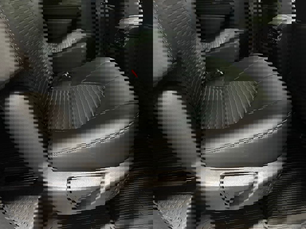 Used 2025 Toyota Highlander XSE AWD/4WD image 58