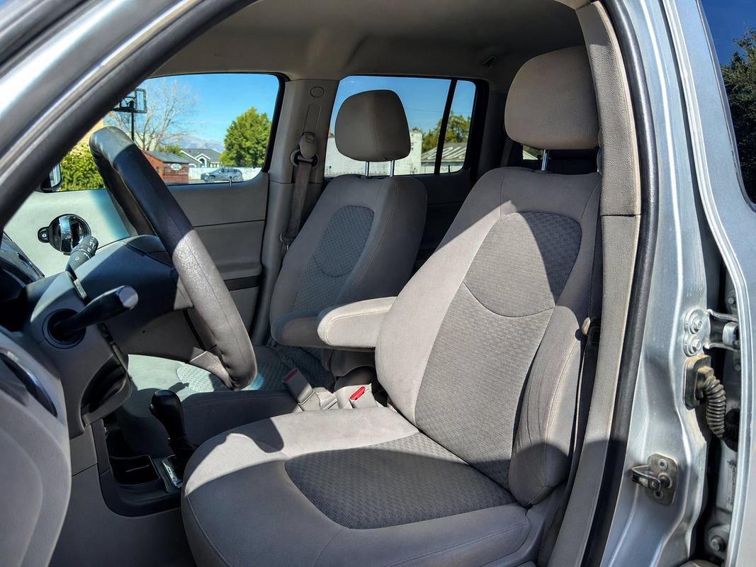 Used 2011 Chevrolet HHR LT FWD image 14