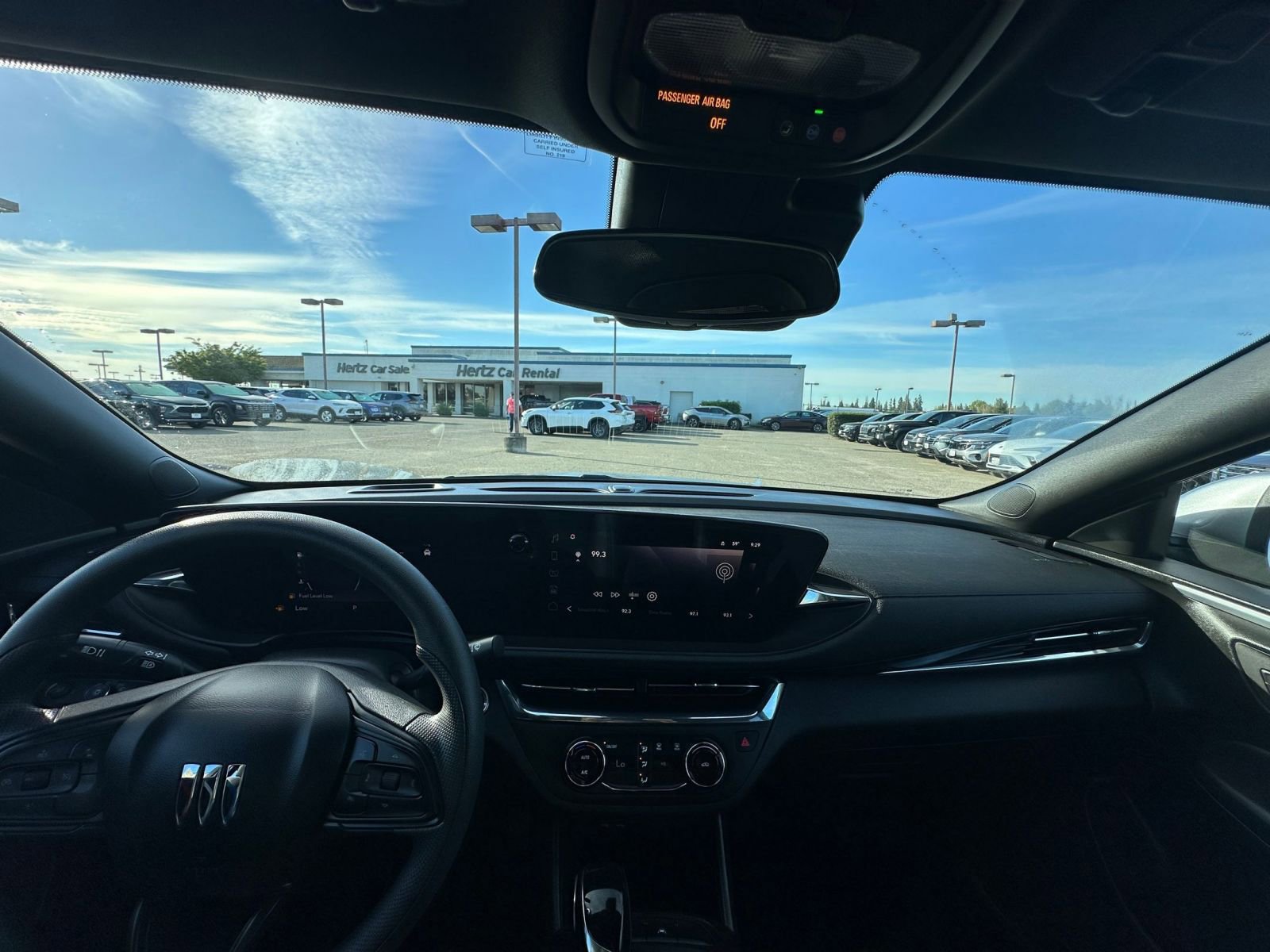 Used 2025 Buick Envista Preferred image 34