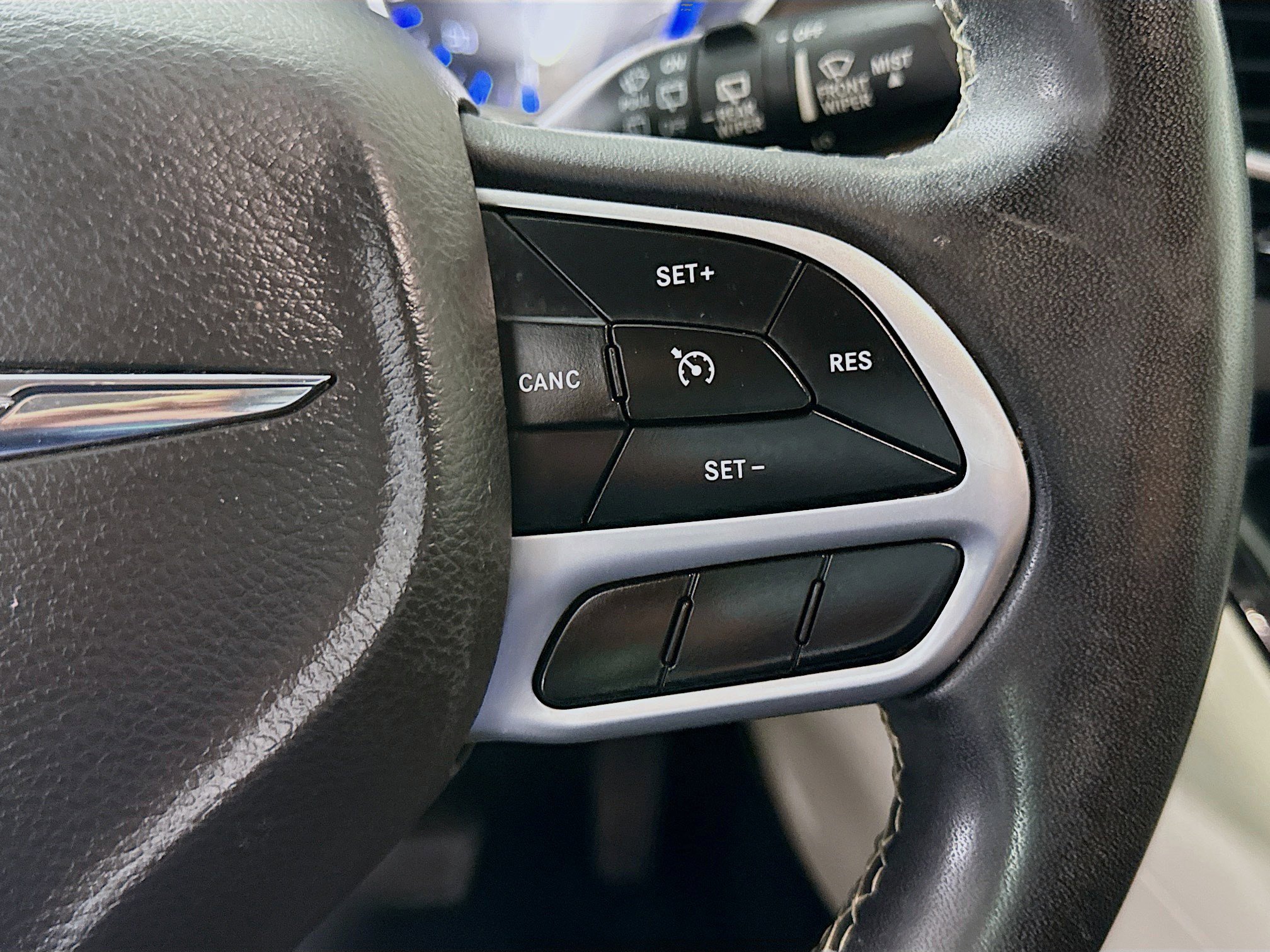Used 2022 Chrysler Voyager LX FWD image 15