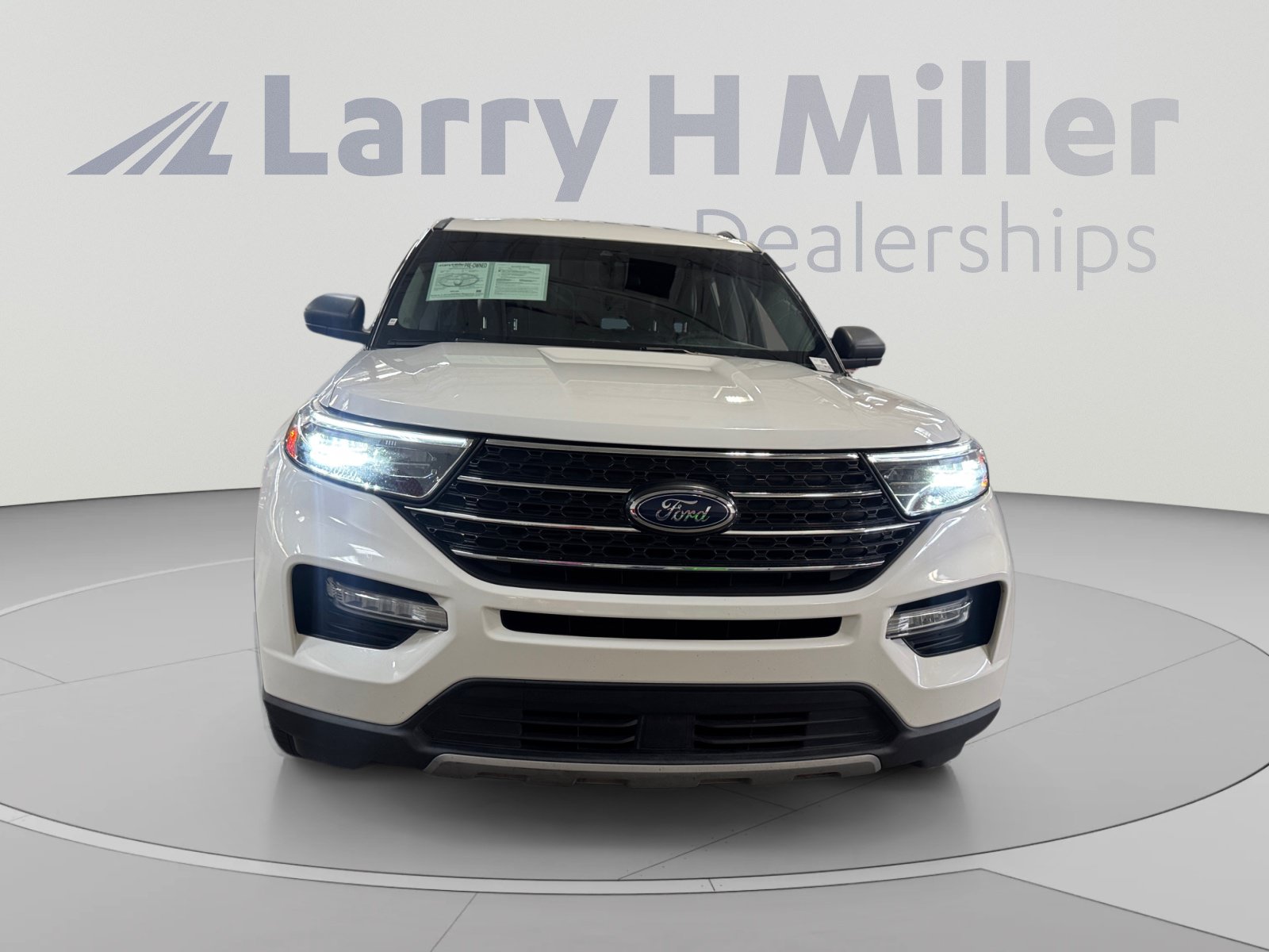 Used 2023 Ford Explorer XLT w/ Equipment Group 202A RWD image 8