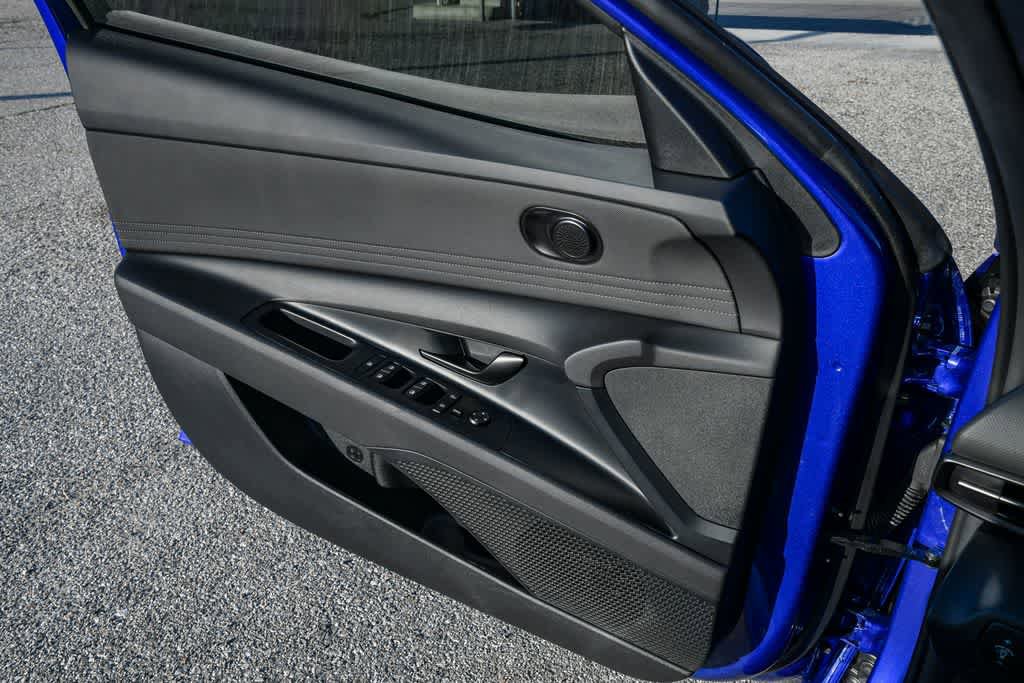 Used 2025 Hyundai Elantra Sport FWD image 25