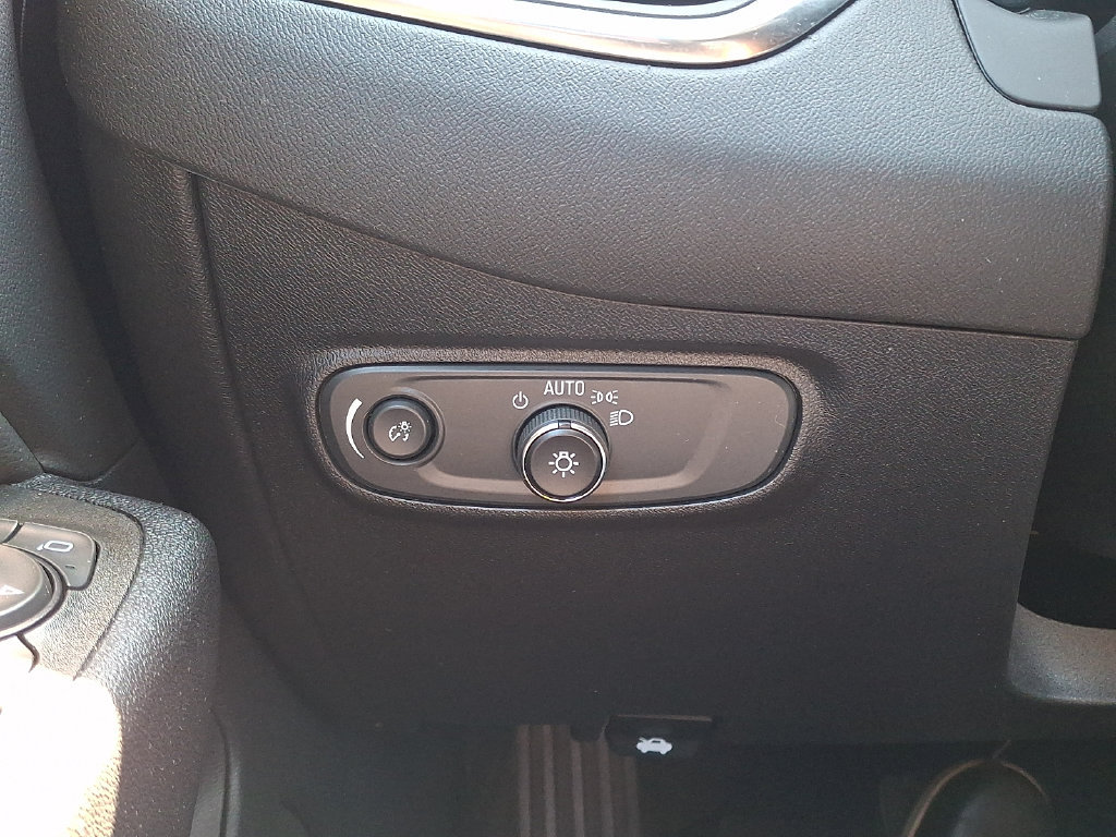 Used 2023 Chevrolet Equinox LT FWD image 27