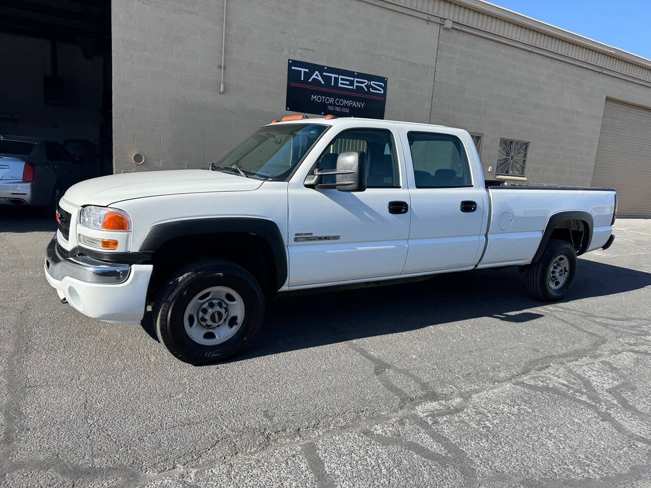 Used 2006 GMC Sierra 2500 W/T w/ Heavy-Duty Power Package RWD image 4