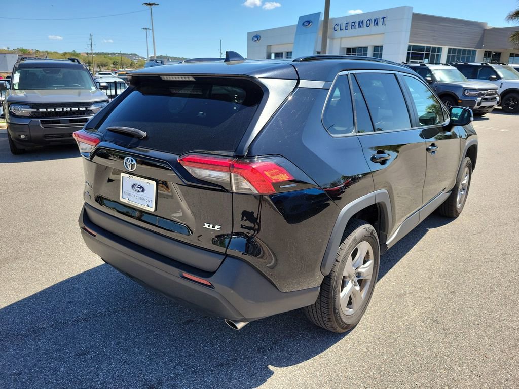 Used 2023 Toyota RAV4 XLE w/ Convenience Package FWD image 5