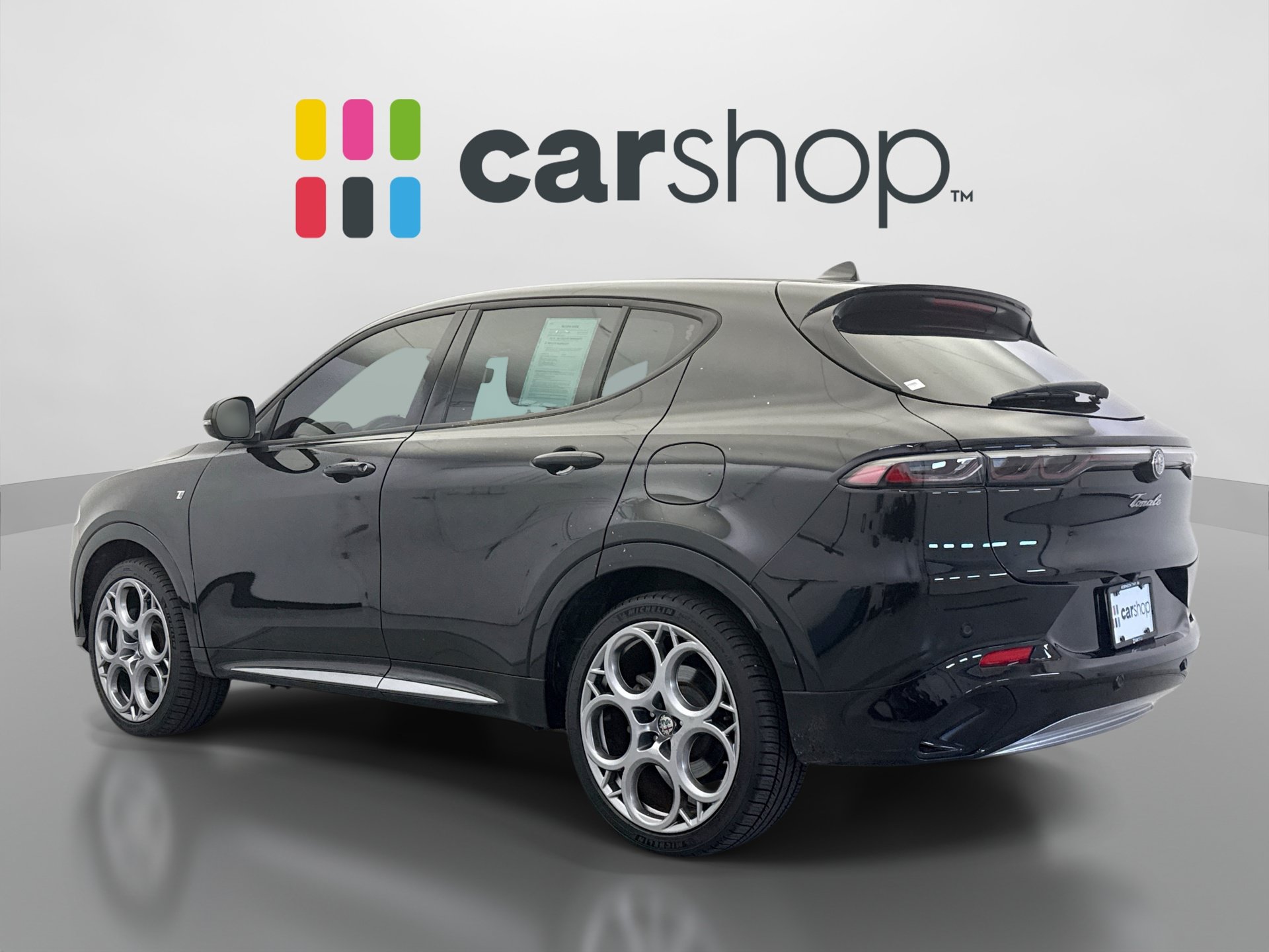 Used 2024 Alfa Romeo Tonale Ti w/ Premium Interior Package AWD/4WD image 3