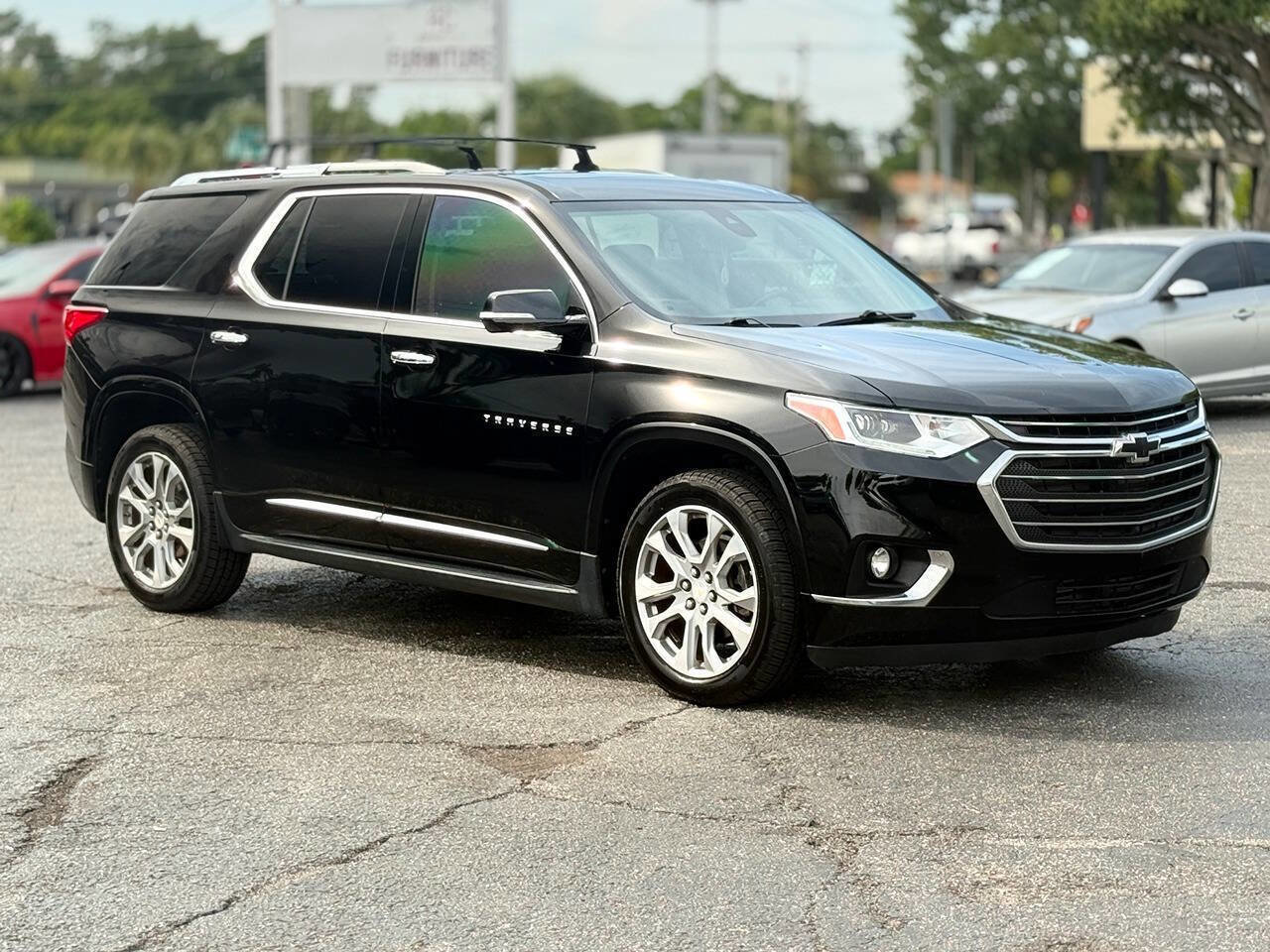 Used 2018 Chevrolet Traverse Premier w/ Driver Confidence II Package FWD image 10