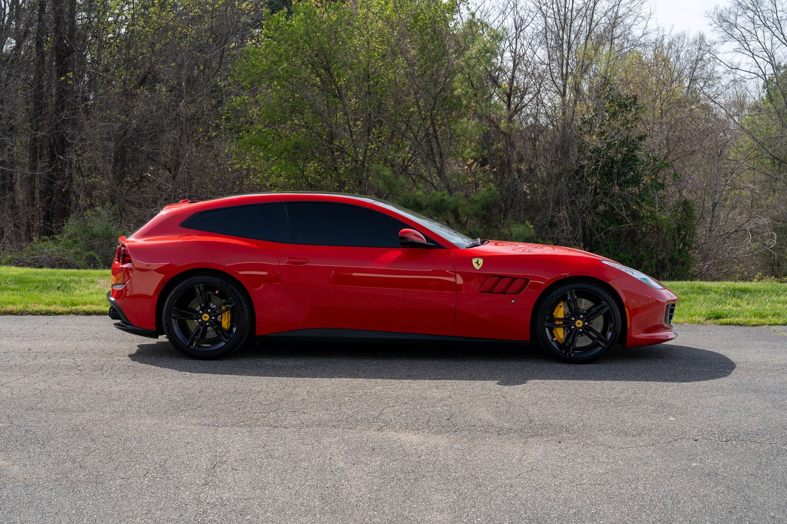 Certified 2017 Ferrari GTC4Lusso image 6