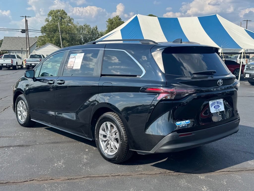 Used 2026 Toyota Sienna XLE FWD image 29