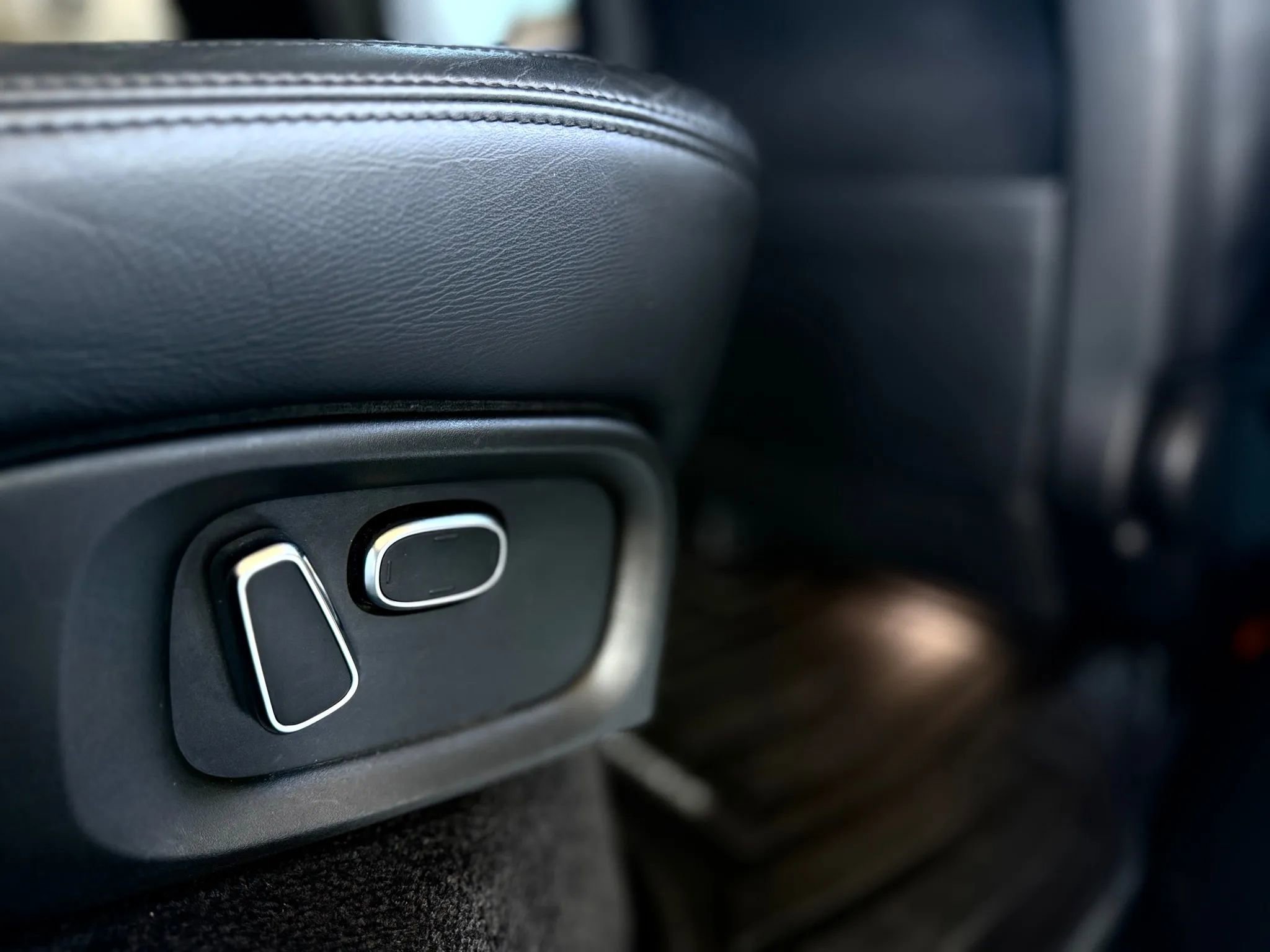 Used 2014 Land Rover Range Rover Supercharged image 39