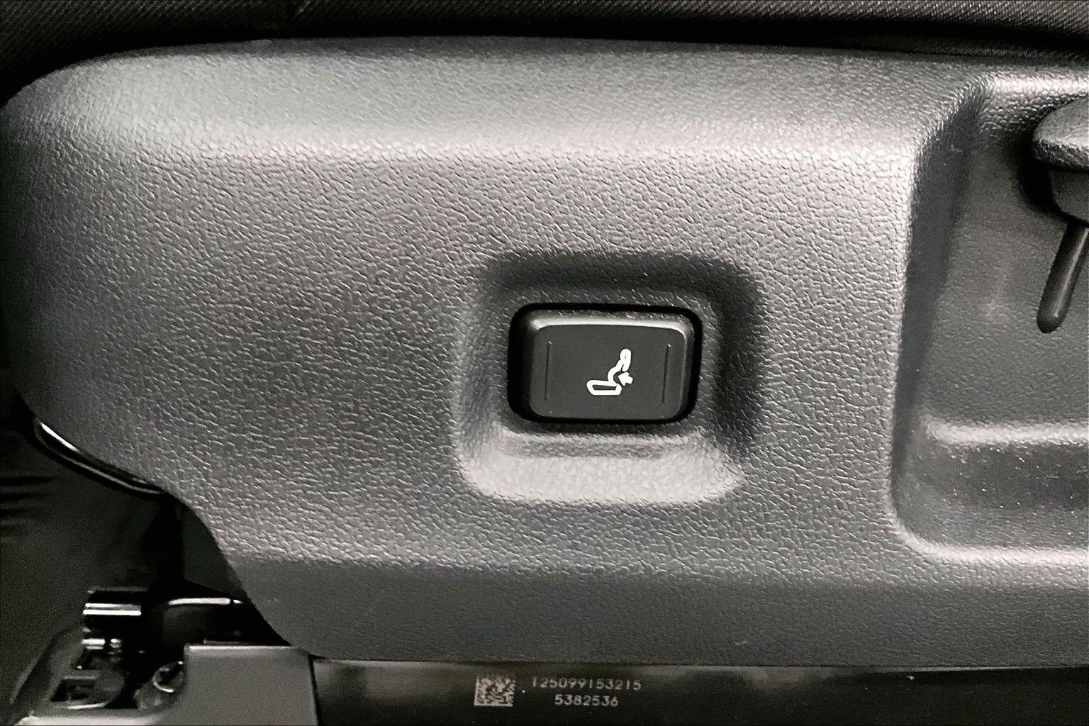 Used 2025 Toyota Tacoma SR5 AWD/4WD image 31