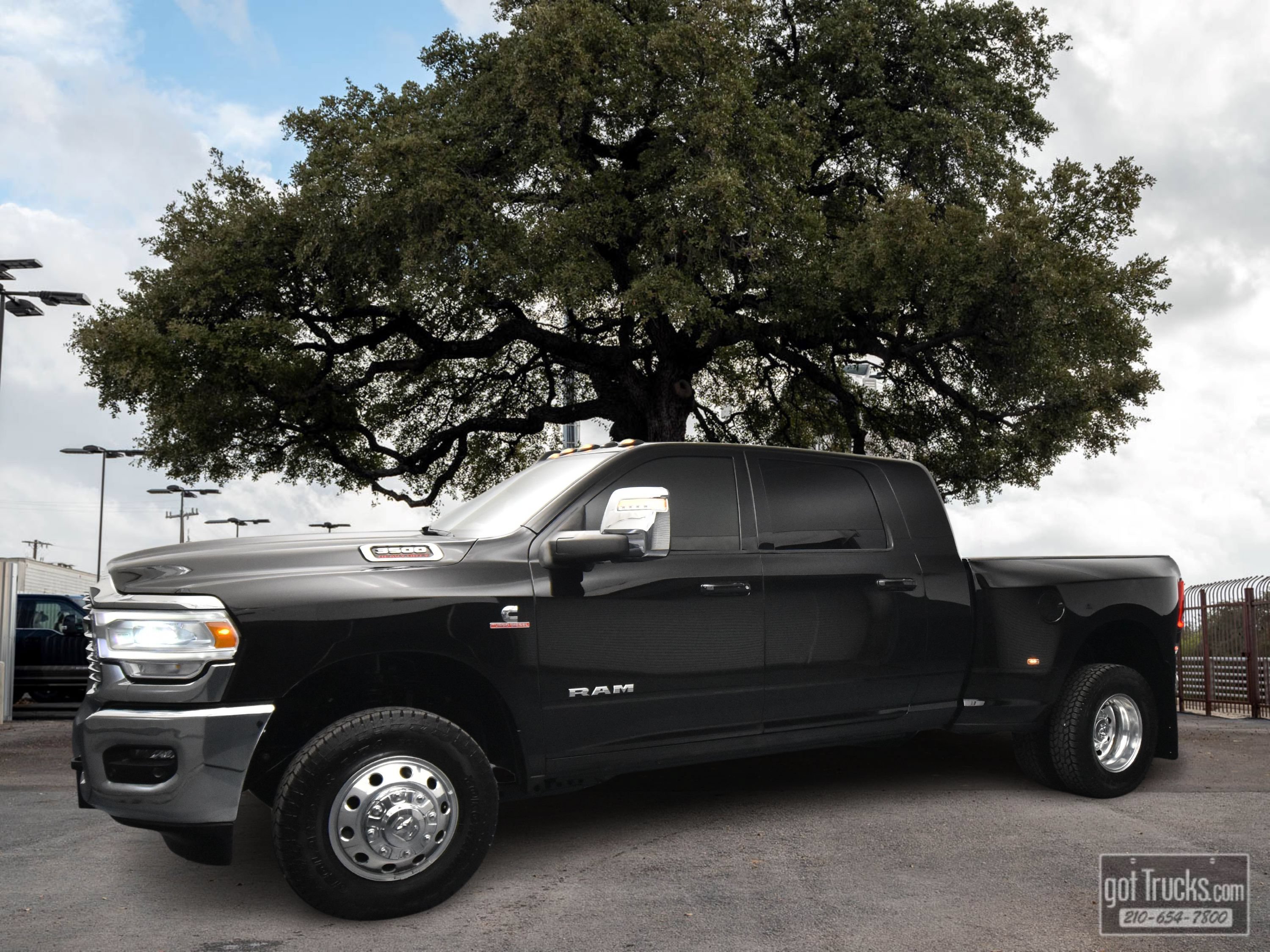 Used 2024 RAM 3500 Laramie w/ Towing Technology Group