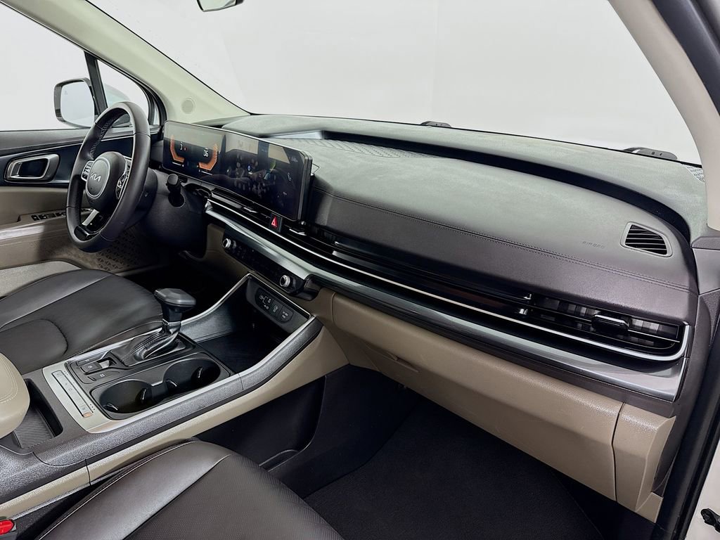 Used 2025 Kia Carnival image 33