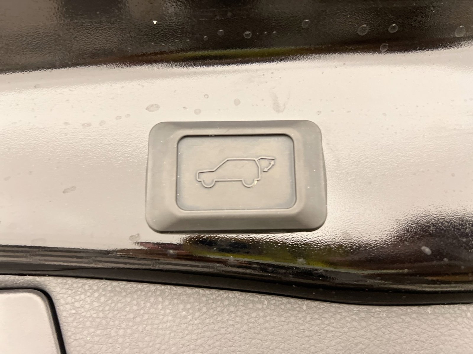 Used 2023 Toyota RAV4 XLE w/ Convenience Package image 27
