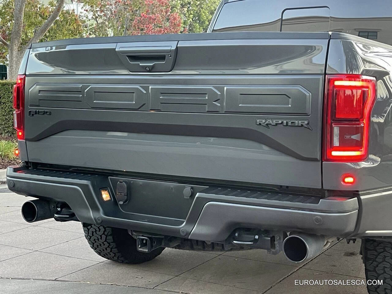 Used 2018 Ford F150 Raptor w/ Equipment Group 802A Luxury image 16