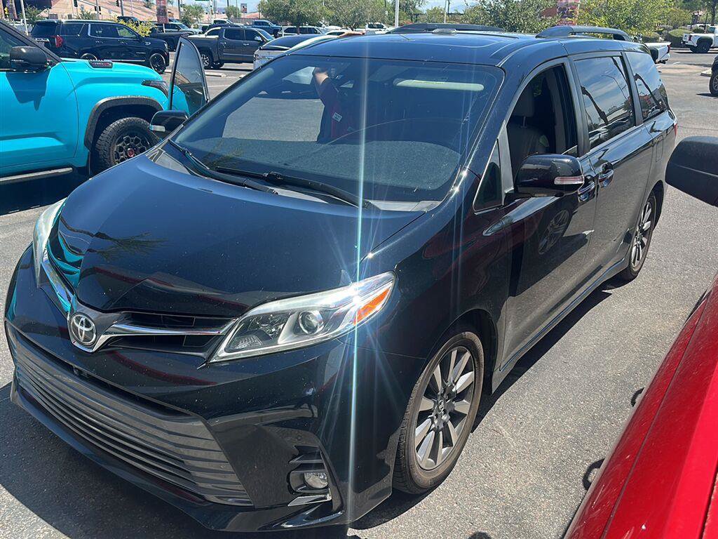 Used 2018 Toyota Sienna Limited Premium w/ Carpet Mat Package FWD video 1