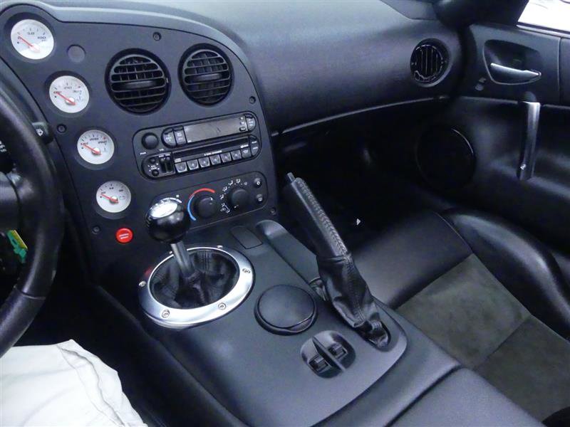 Used 2004 Dodge Viper SRT-10 RWD image 9