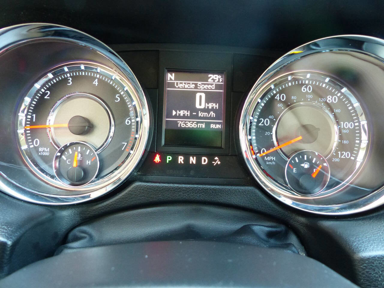 Used 2014 Chrysler Town & Country Touring image 26