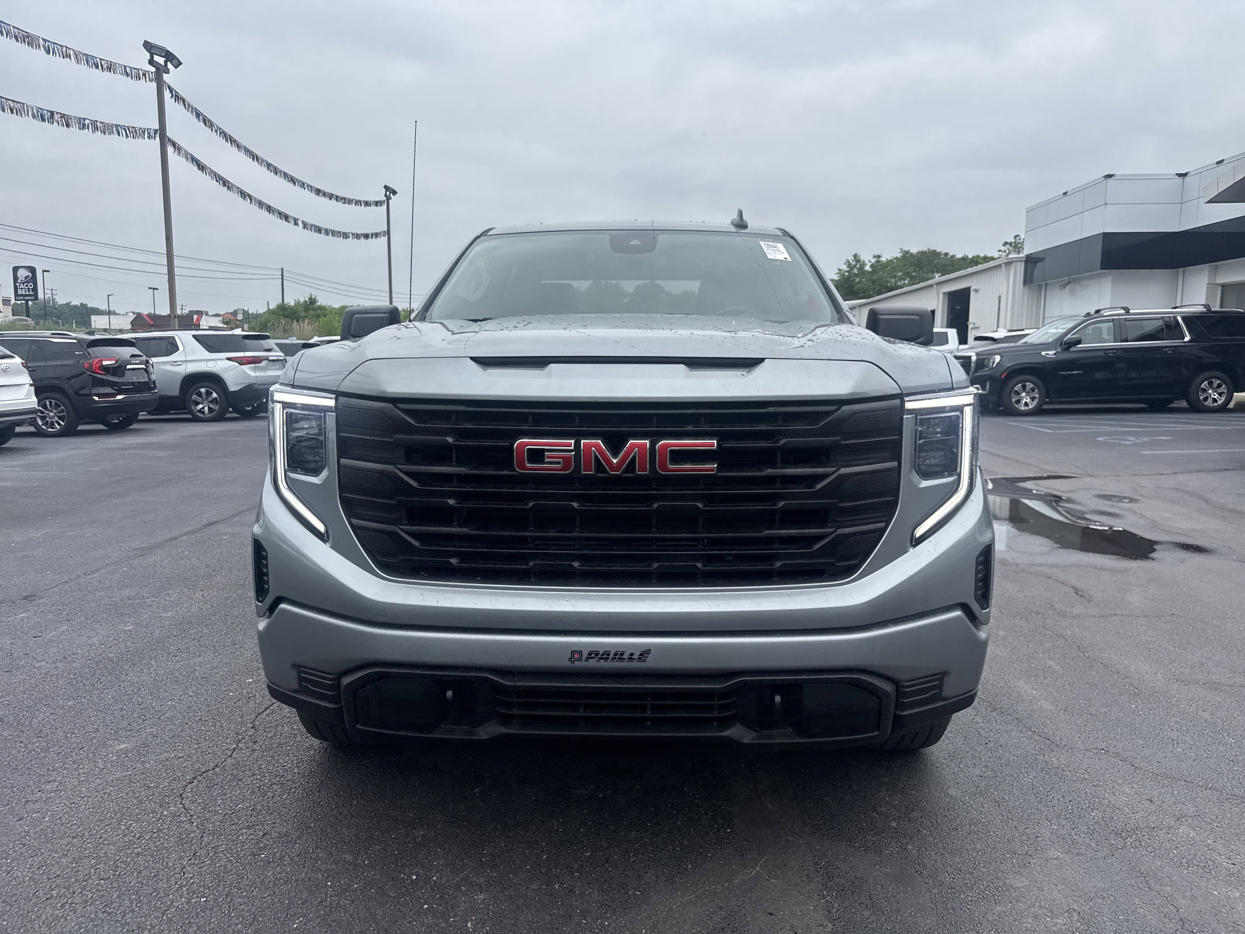 Used 2024 GMC Sierra 1500 Pro w/ Graphite Edition AWD/4WD image 9