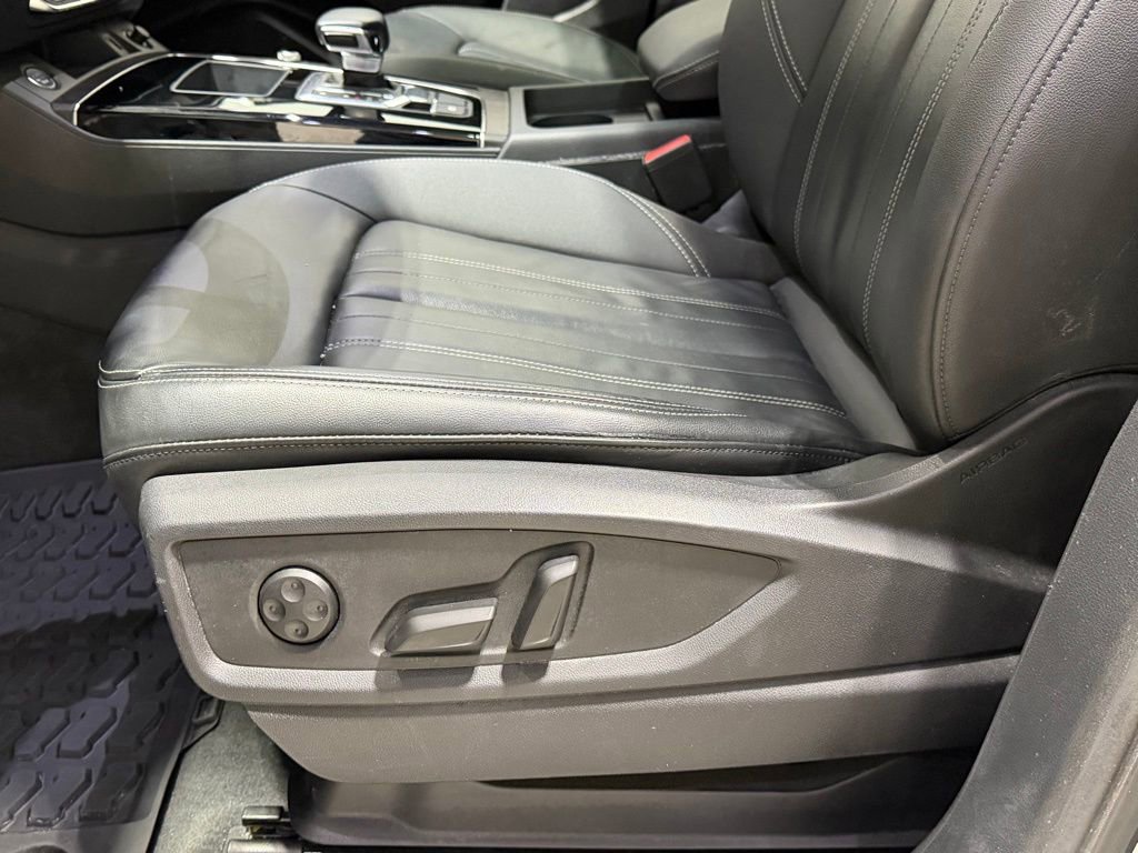 Used 2023 Audi Q5 2.0T Premium w/ Convenience Package image 12