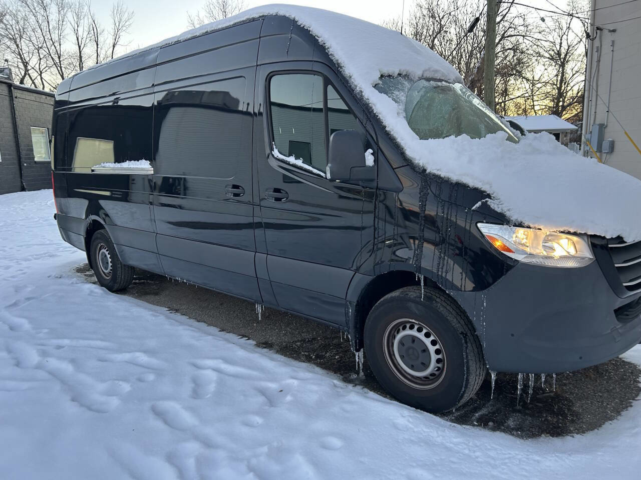 Used 2023 Mercedes-Benz Sprinter 2500 image 2