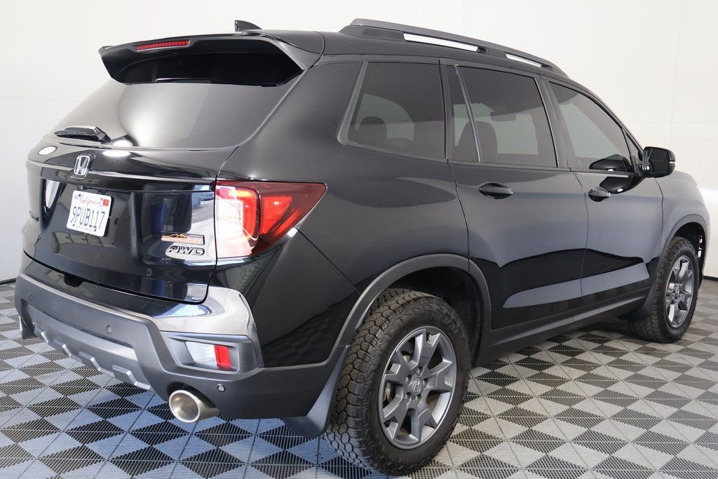 Used 2025 Honda Passport TrailSport image 4