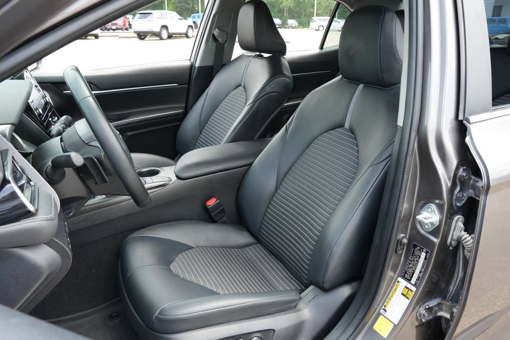 Used 2023 Toyota Camry SE FWD image 15