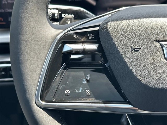 Used 2025 Cadillac Lyriq Luxury image 7