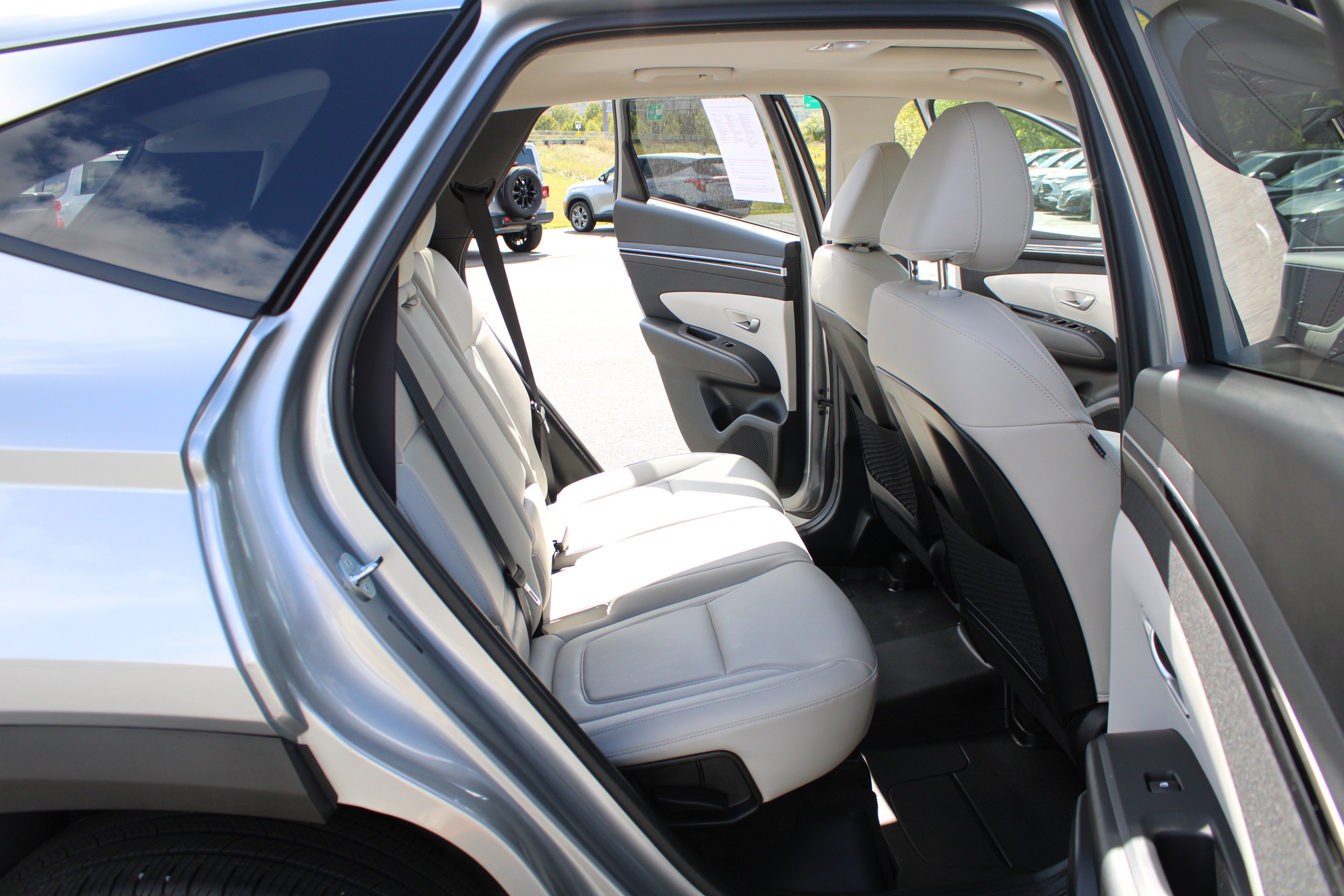 Used 2023 Hyundai Tucson SEL w/ Convenience Package AWD/4WD image 9