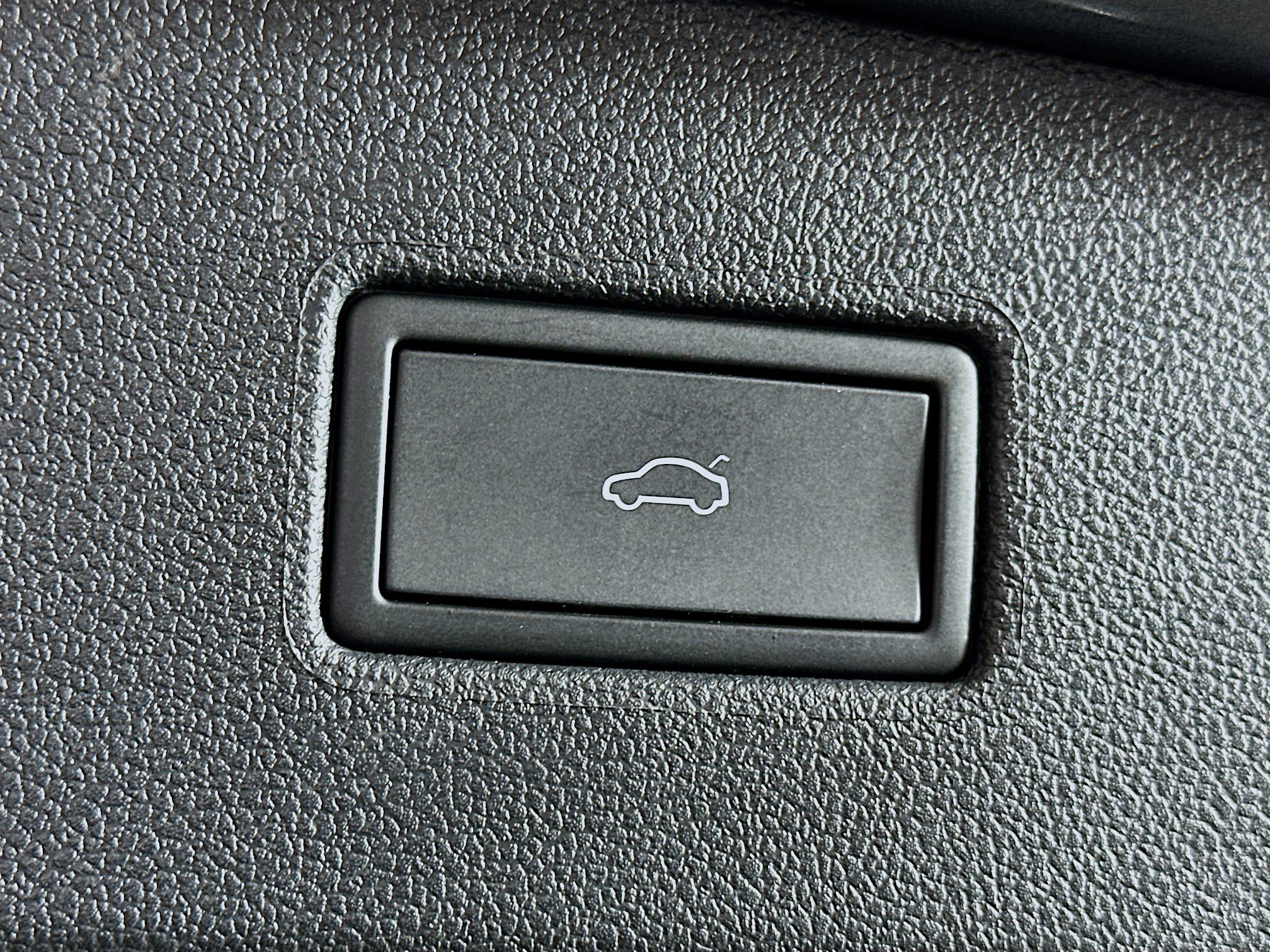 Used 2024 Volkswagen Tiguan Wolfsburg Edition image 29