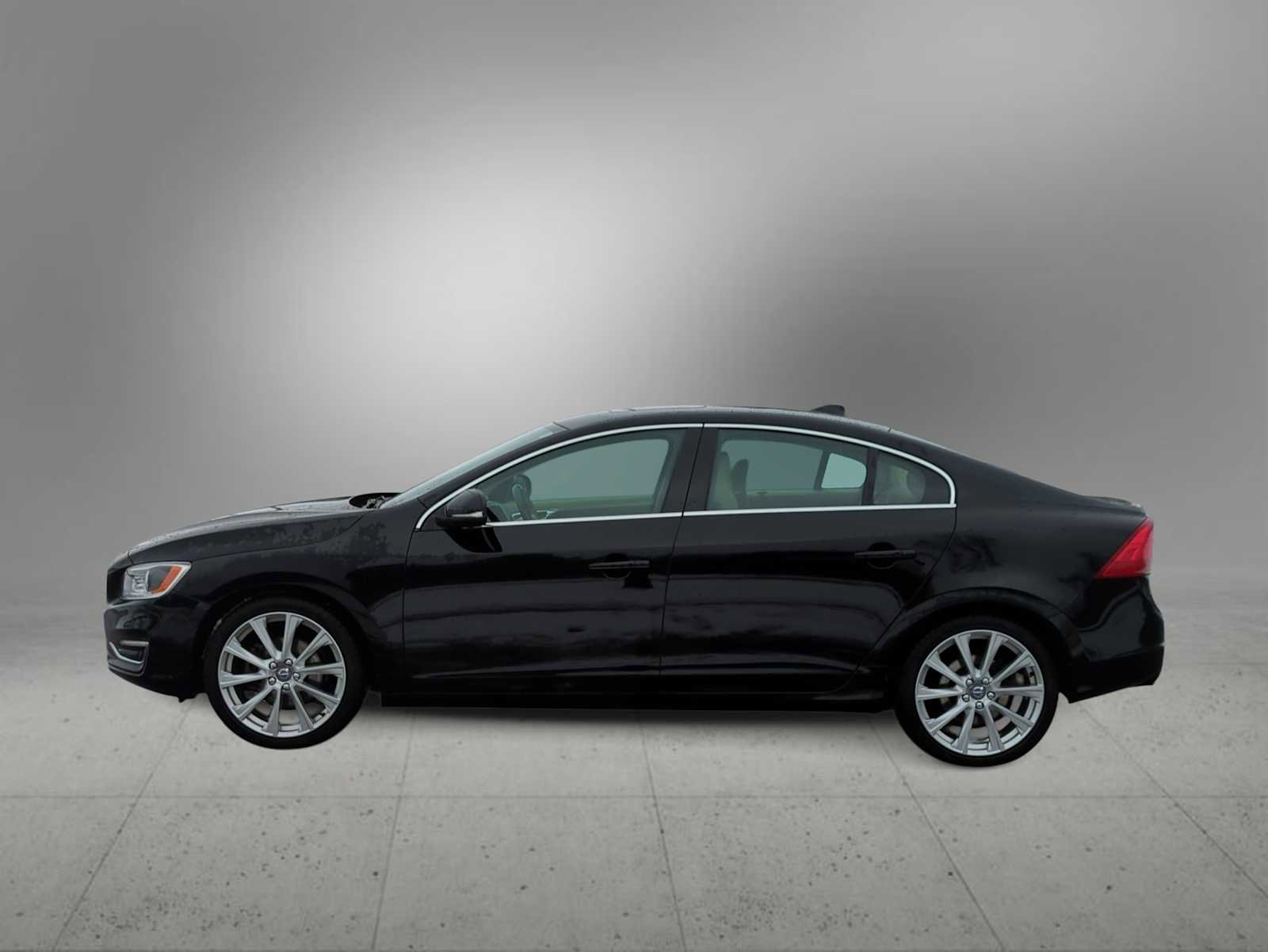 Used 2016 Volvo S60 T5 Inscription Platinum image 5