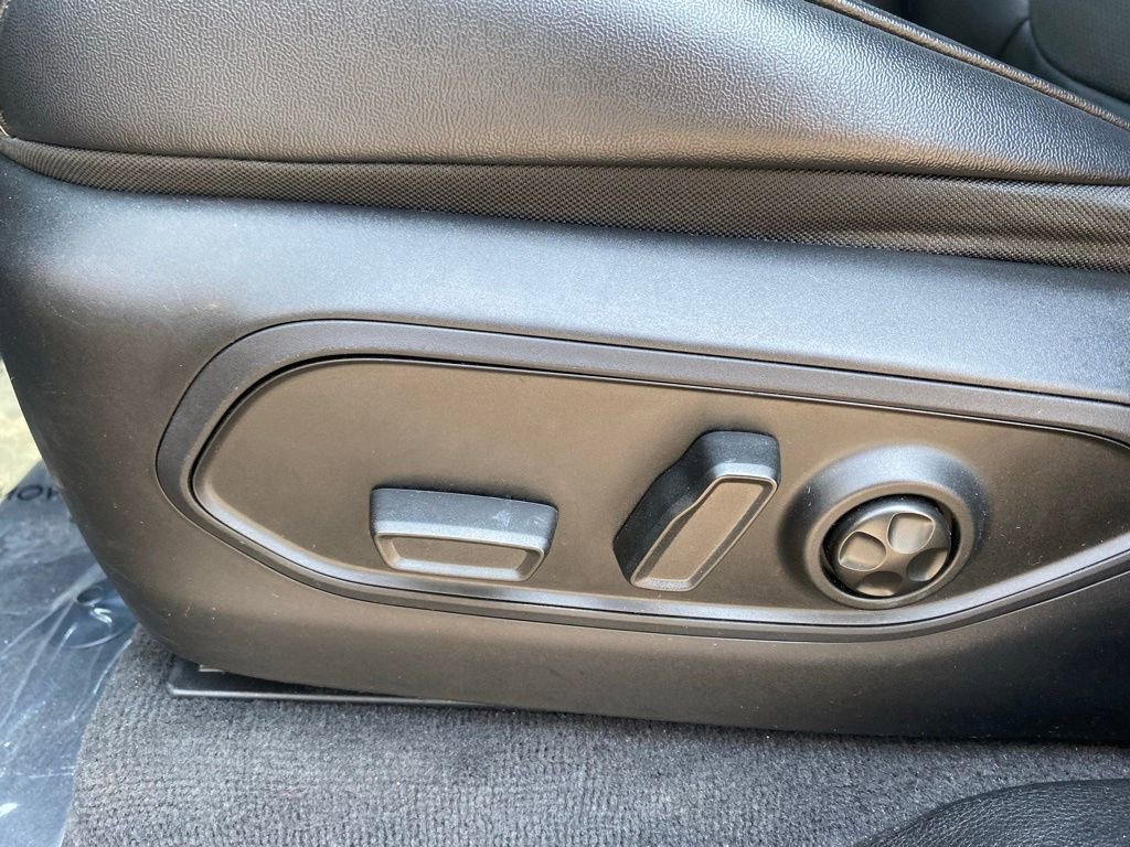 Used 2023 Jeep Grand Cherokee Altitude image 11