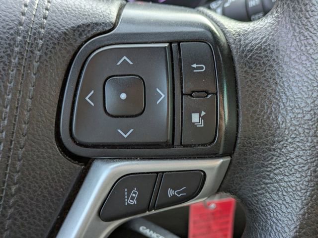 Used 2019 Toyota Highlander LE FWD image 24