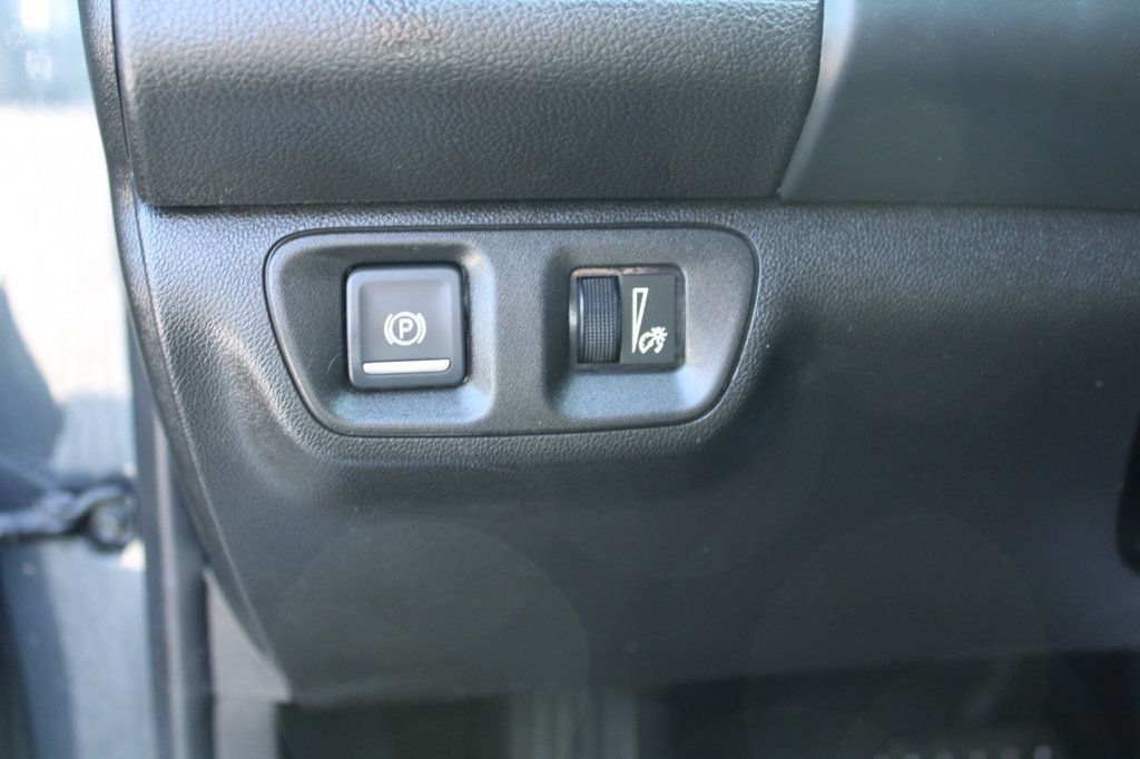 Used 2020 GMC Acadia SLT FWD image 28