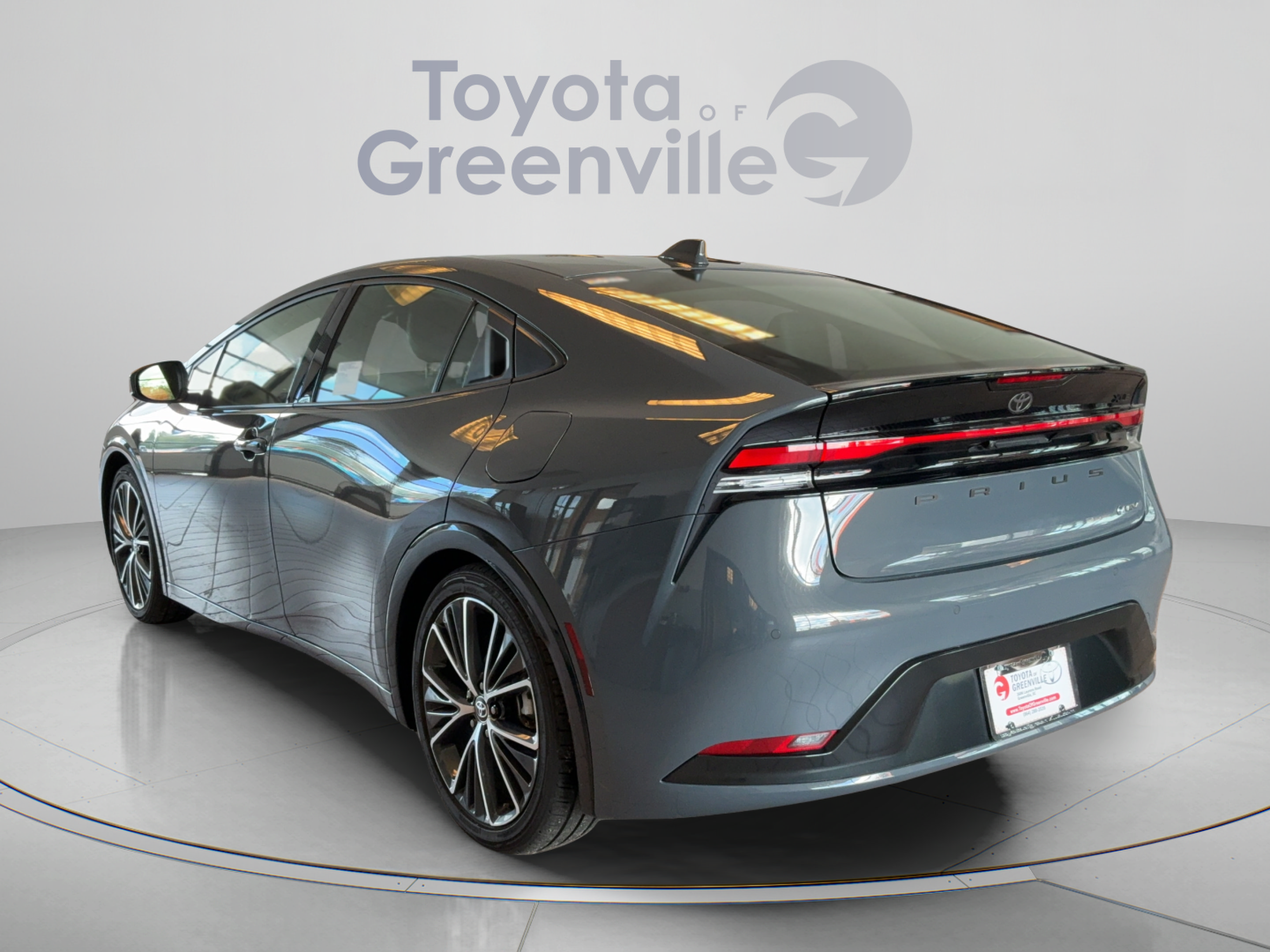 Certified 2025 Toyota Prius XLE FWD image 4