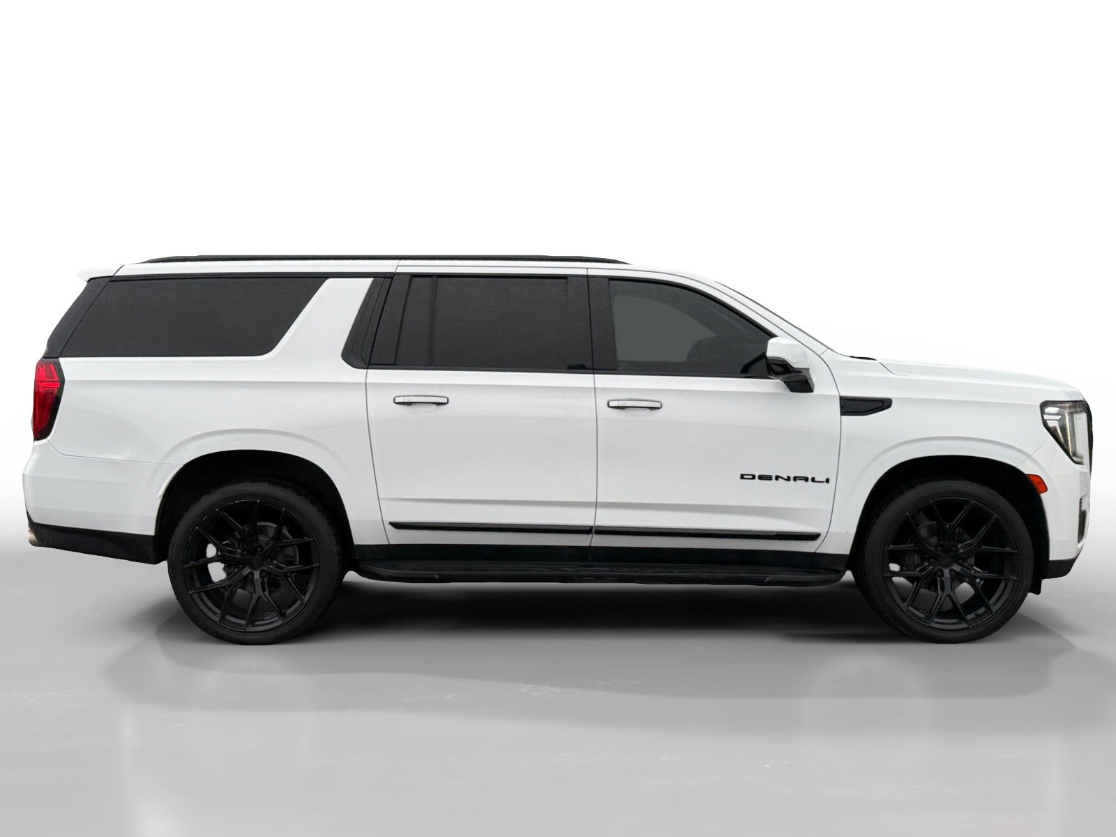 Used 2021 GMC Yukon XL Denali image 6