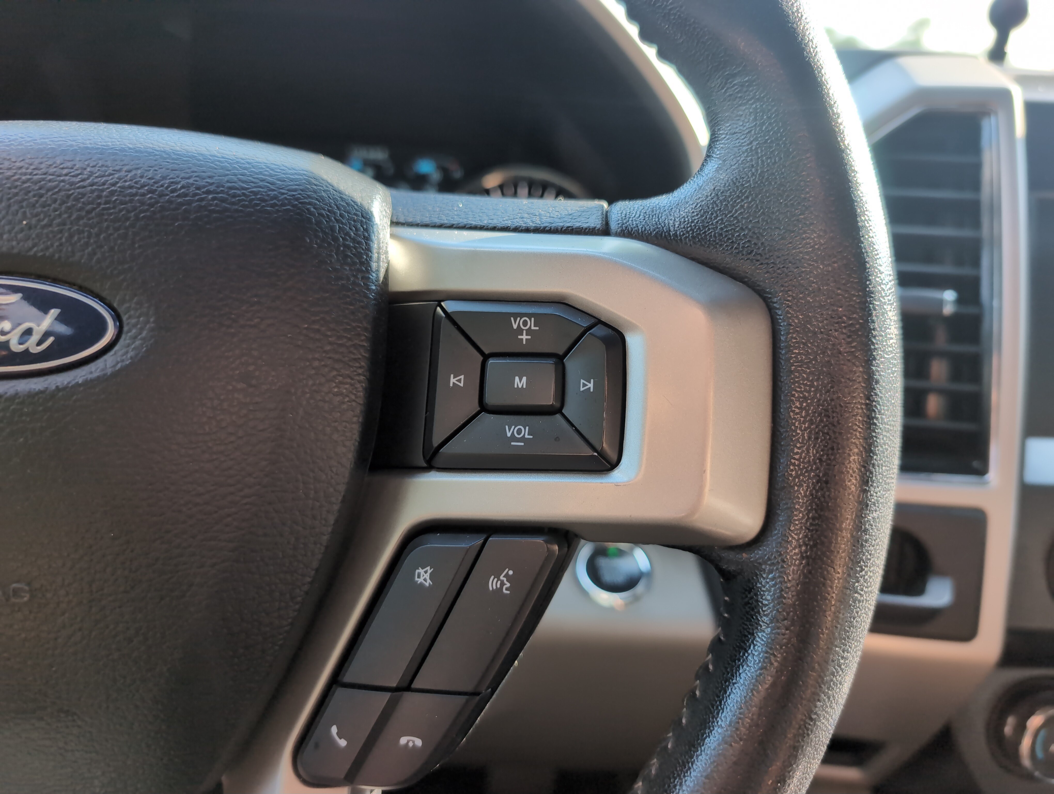 Used 2020 Ford F150 Lariat RWD image 20
