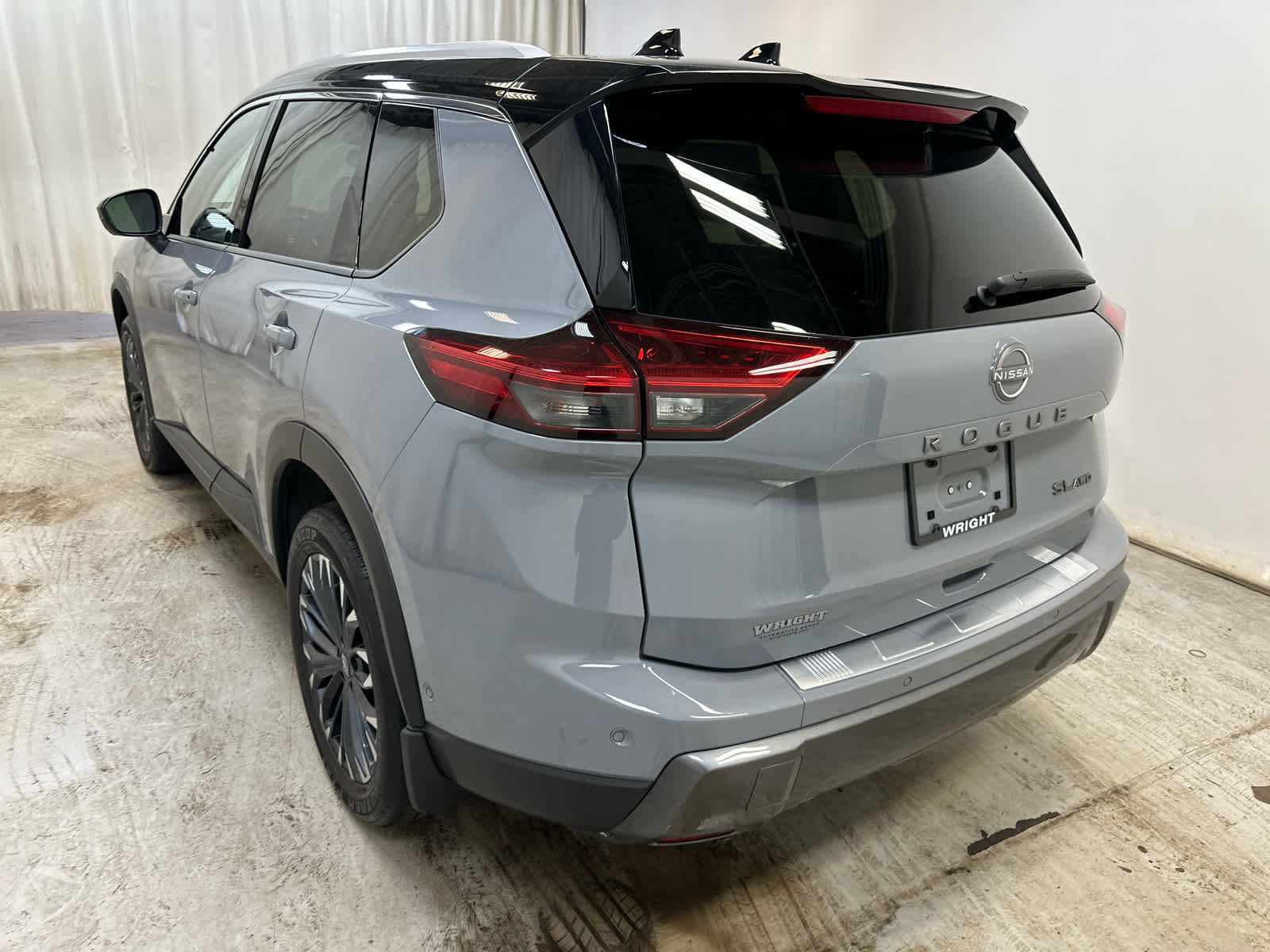 Certified 2025 Nissan Rogue SL w/ Tech Package video 2