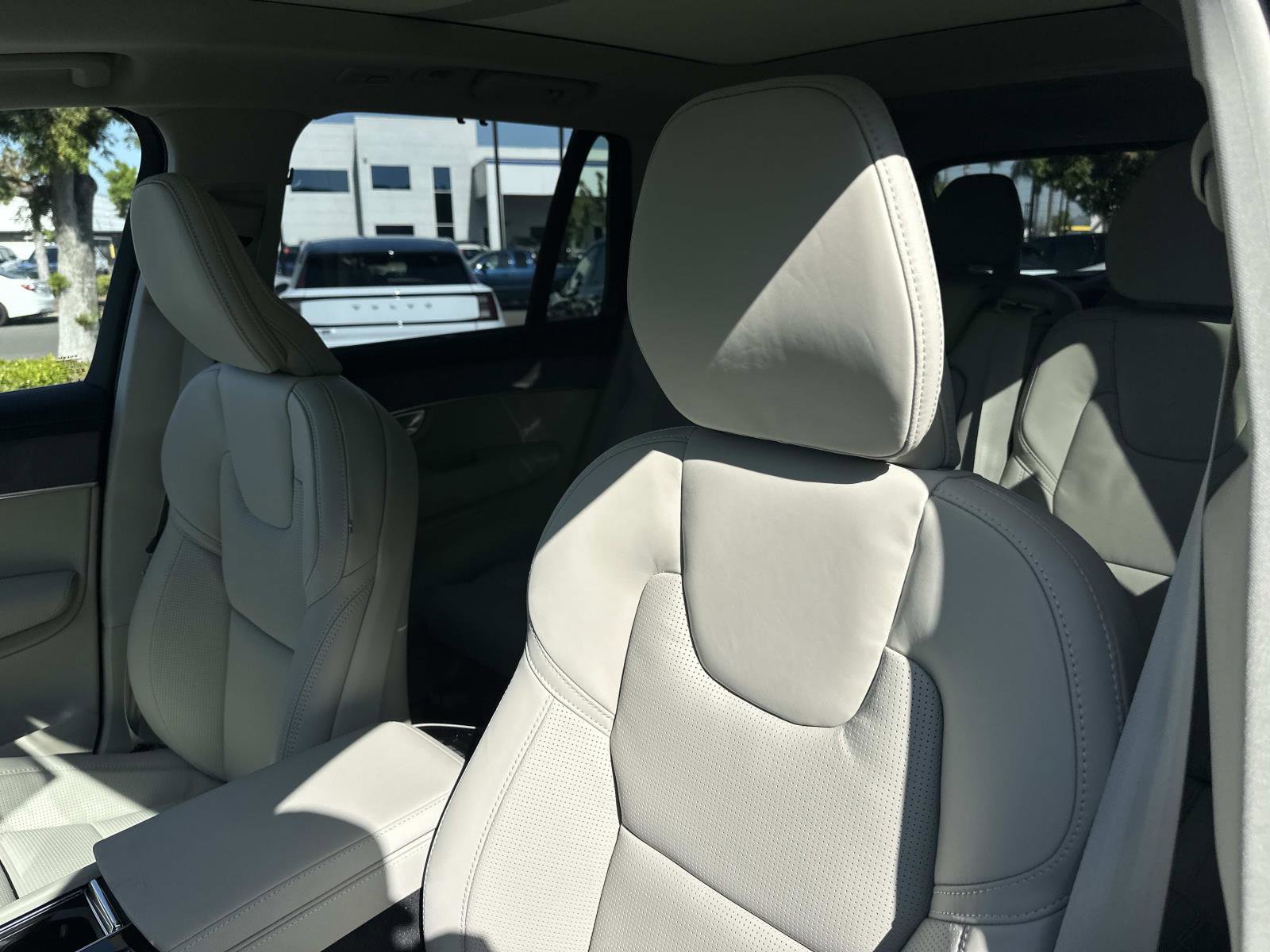 New 2026 Volvo XC90 B6 Ultra w/ Protection Package AWD/4WD image 15