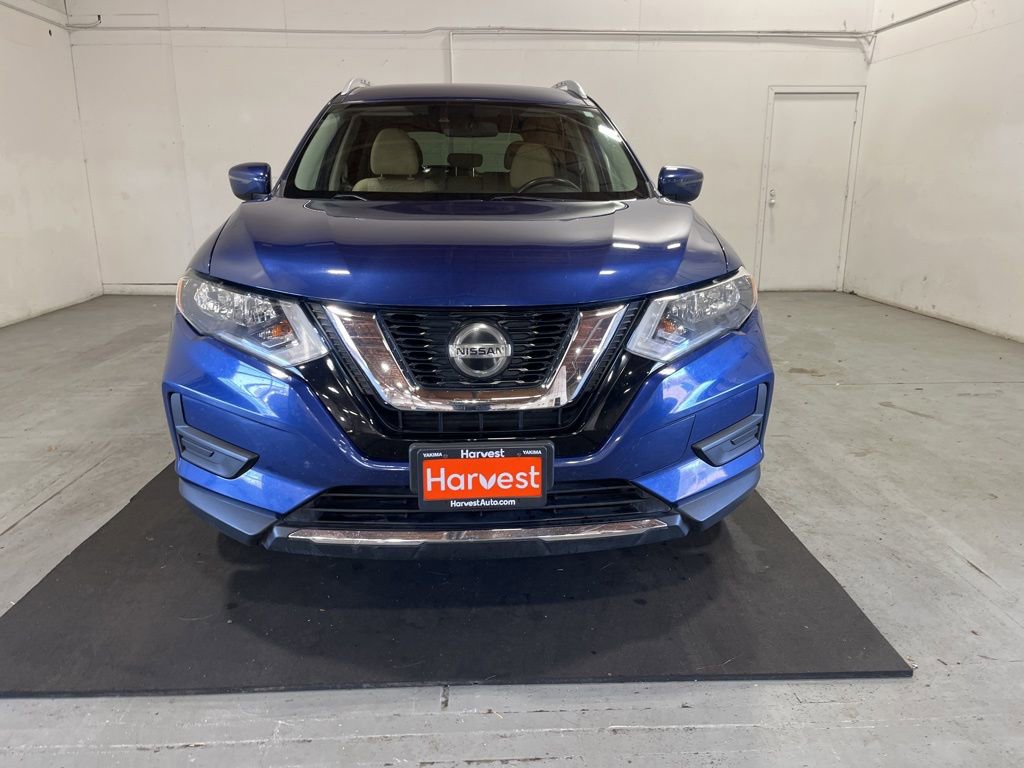 Used 2020 Nissan Rogue SV AWD/4WD image 2