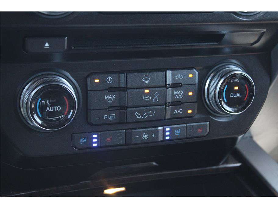 Used 2015 Ford F150 Platinum w/ Technology Package image 36