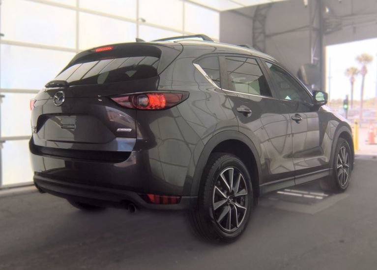 Used 2018 MAZDA CX-5 Touring w/ Preferred Equipment Package AWD/4WD image 3