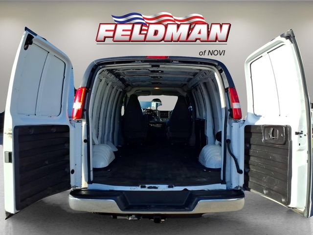 Used 2024 Chevrolet Express 2500 w/ Driver Convenience Package RWD image 7