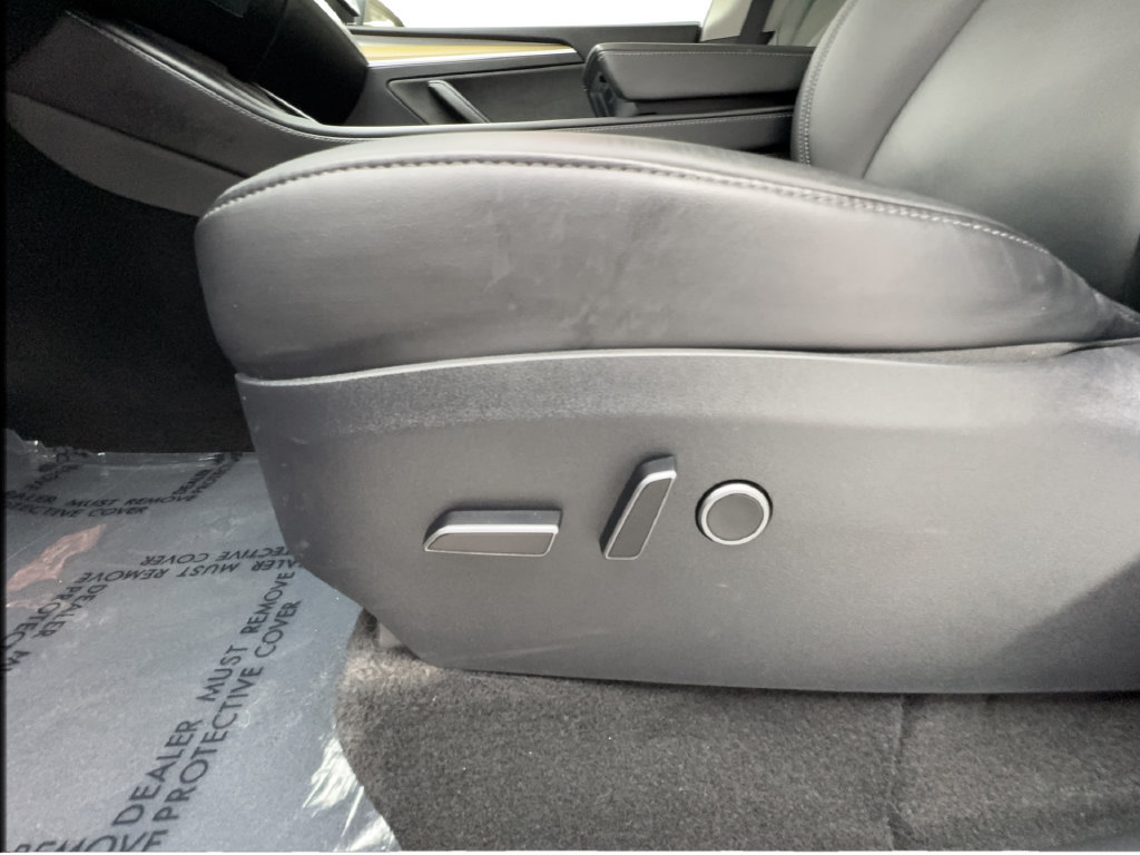Used 2023 Tesla Model Y Long Range AWD/4WD image 22