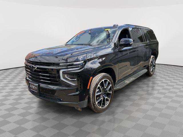 Used 2025 Chevrolet Suburban RST w/ Comfort Package AWD/4WD image 5