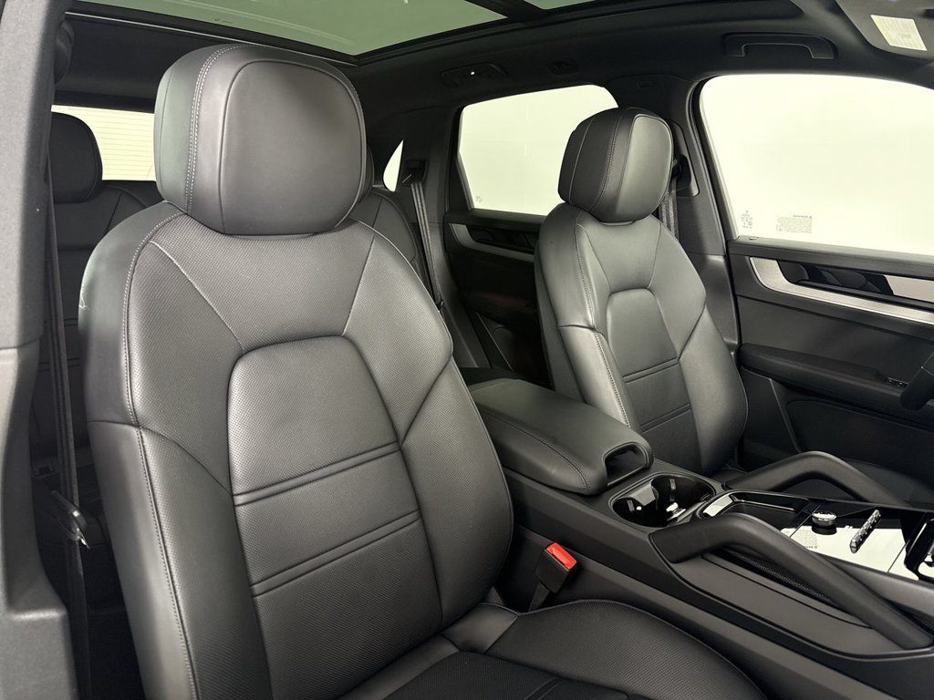 Certified 2025 Porsche Cayenne S AWD/4WD image 24