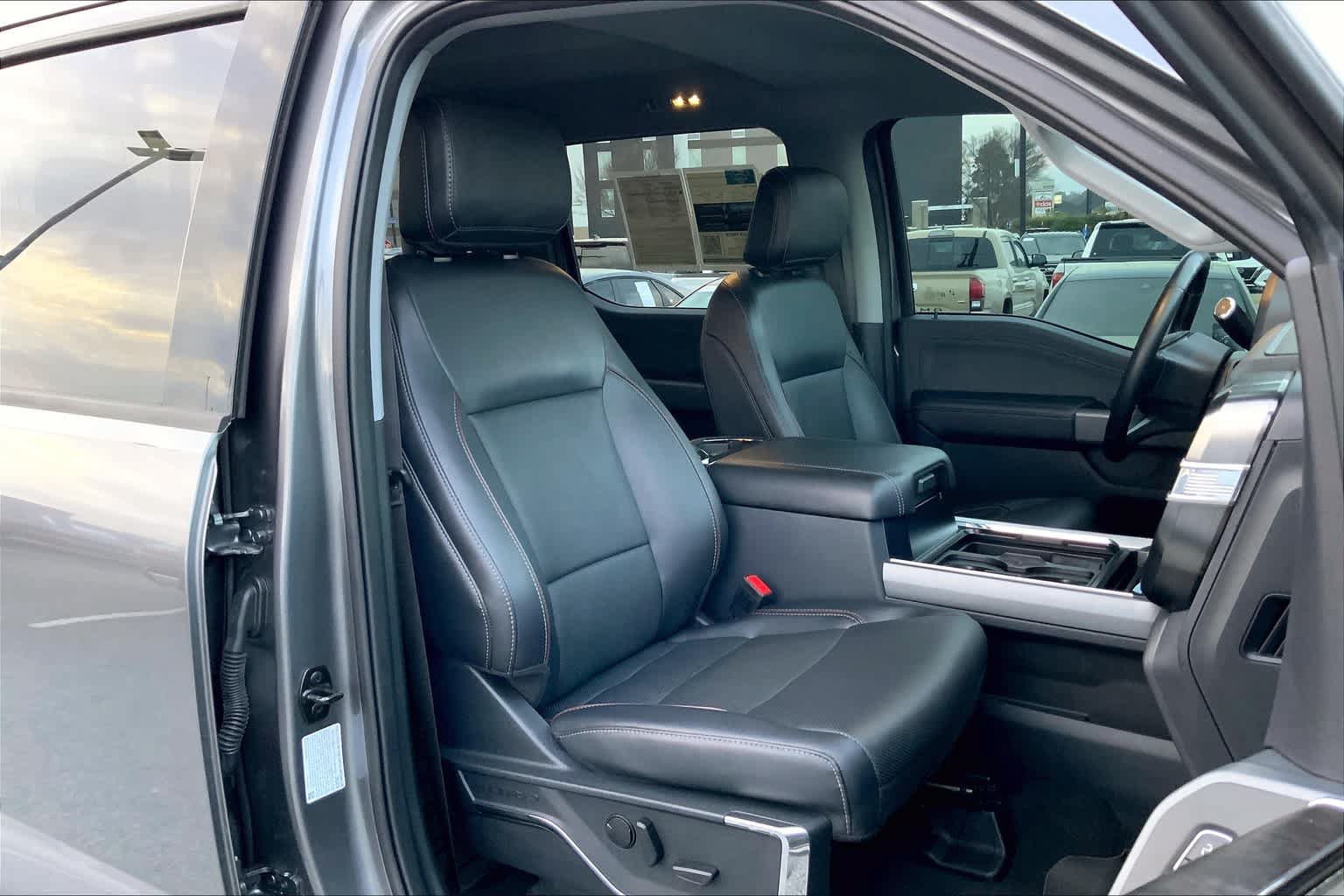 Used 2023 Ford F250 Lariat w/ Lariat Ultimate Package AWD/4WD image 9