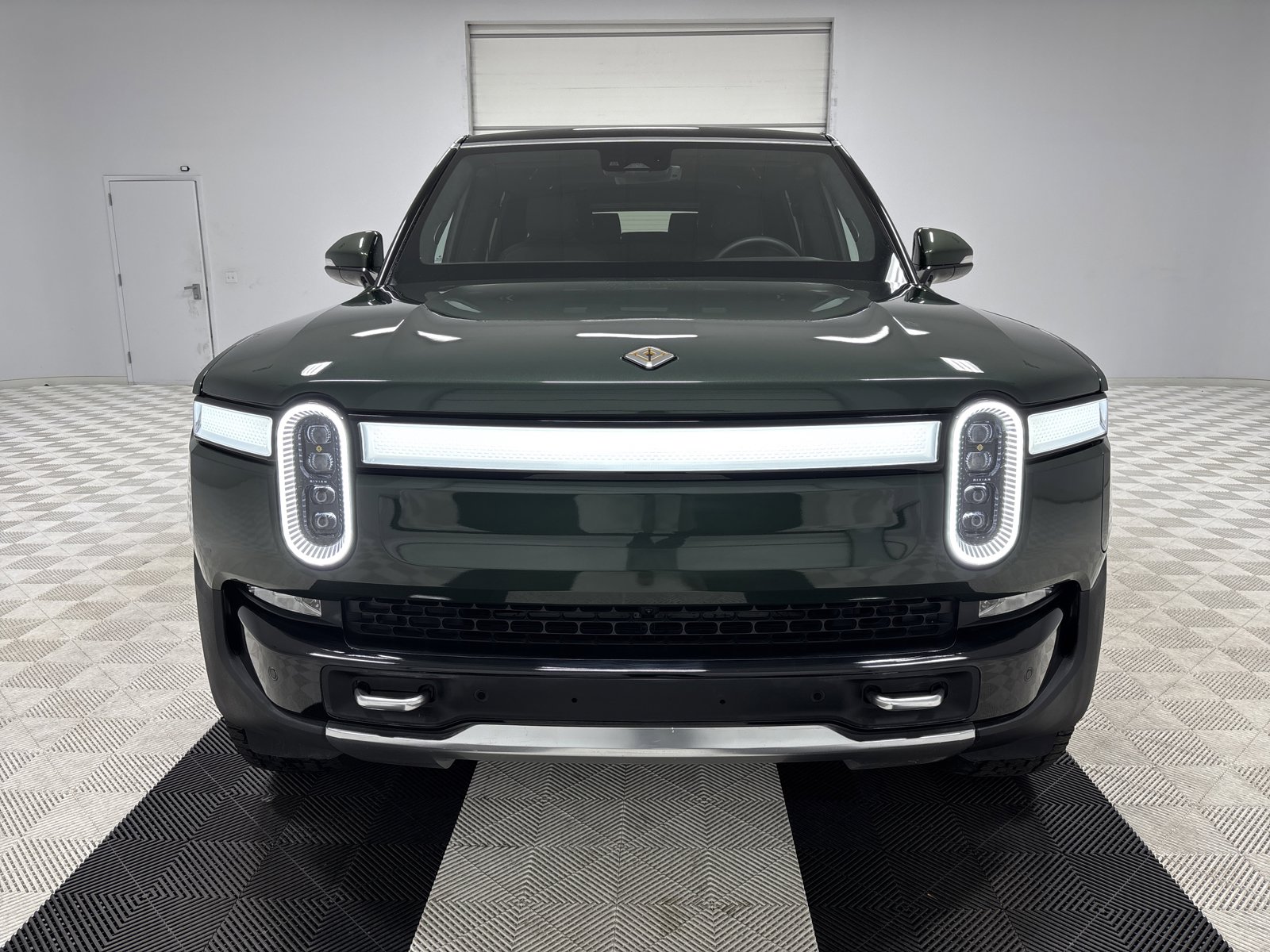 Used 2023 Rivian R1S Adventure image 8